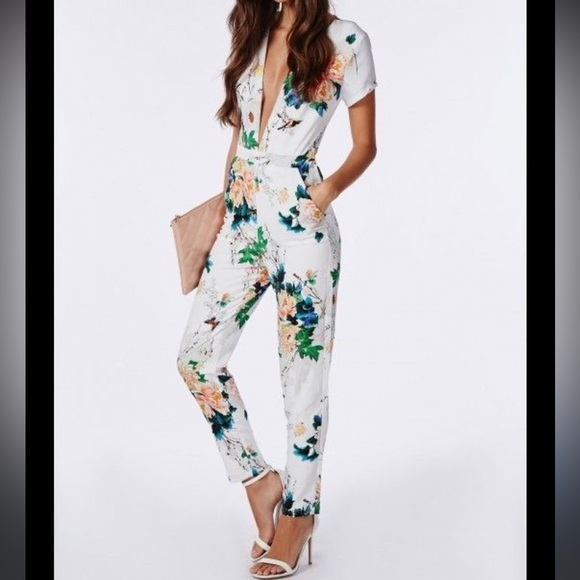 MISGUIDED Women’s Plunge Floral Vneckline Jumpsuit Size 10.  ((B5)) - Picture 2 of 12